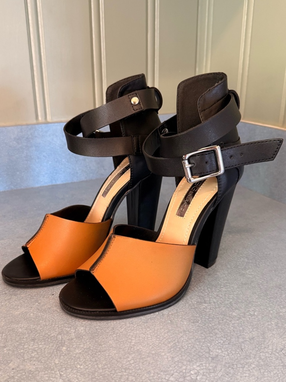 BCBGeneration Cognac & Black 4” Block Heel Day Sandal Size 6/36 NIB - Picture 4 of 13